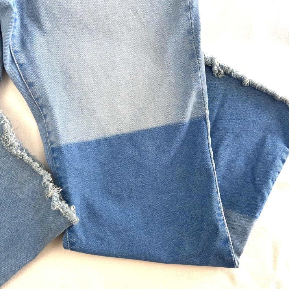 Forever 21 Light Blue Two-Tone 90’s Button Fly Straight Leg Mid Weight Jeans 14 - Picture 6 of 16